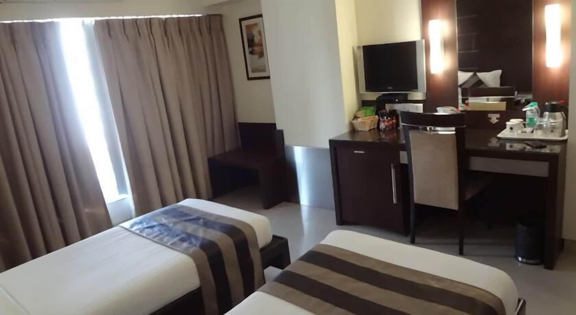 Hotel Suba Galaxy Mumbai Bombaim Exterior foto