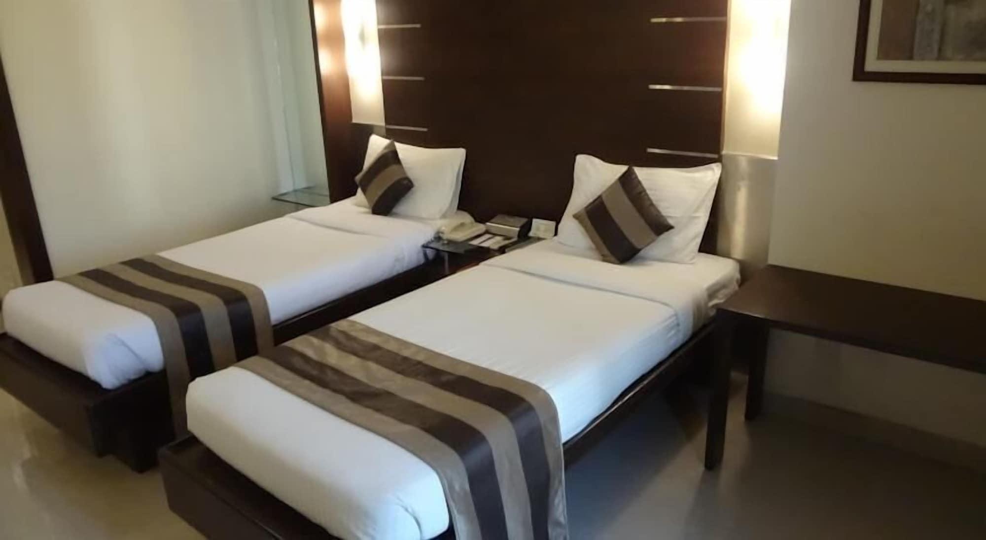 Hotel Suba Galaxy Mumbai Bombaim Exterior foto