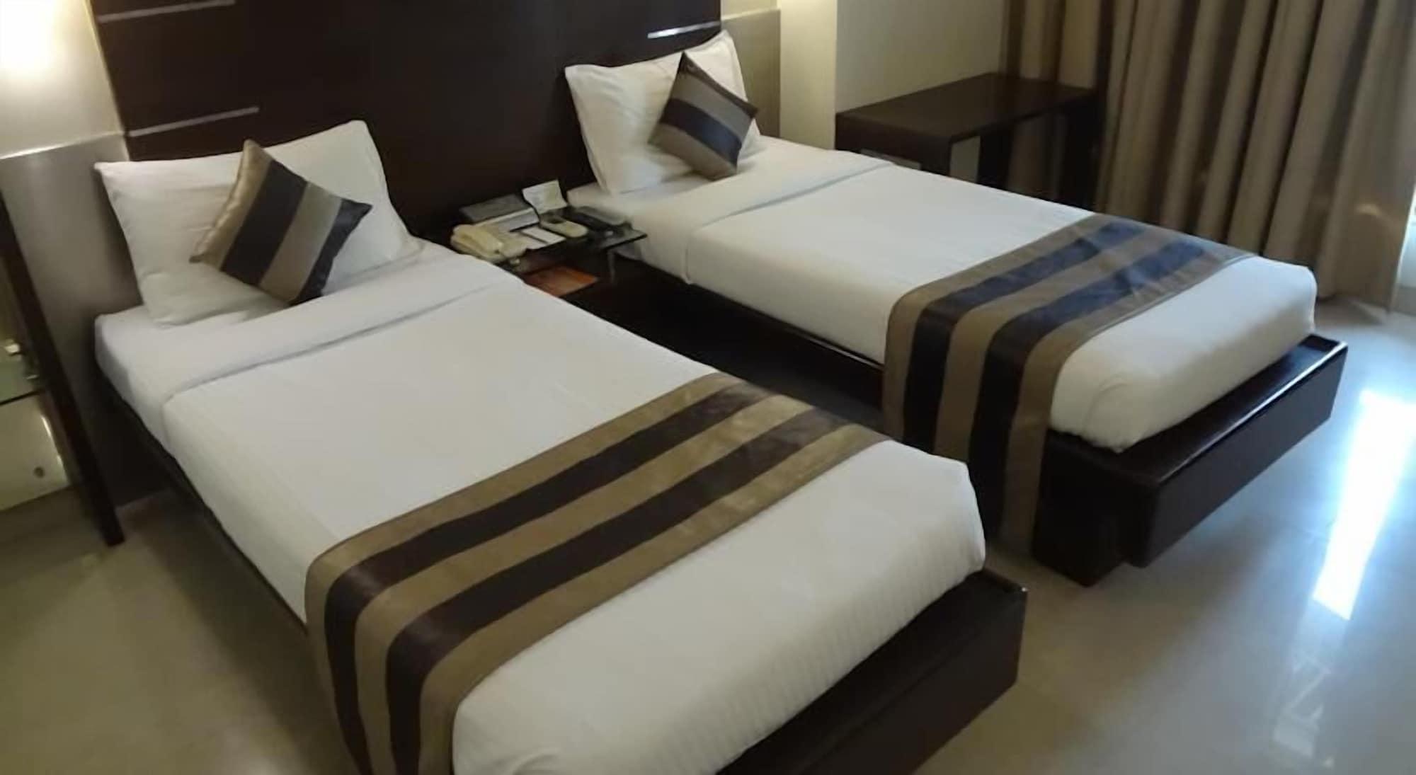 Hotel Suba Galaxy Mumbai Bombaim Exterior foto
