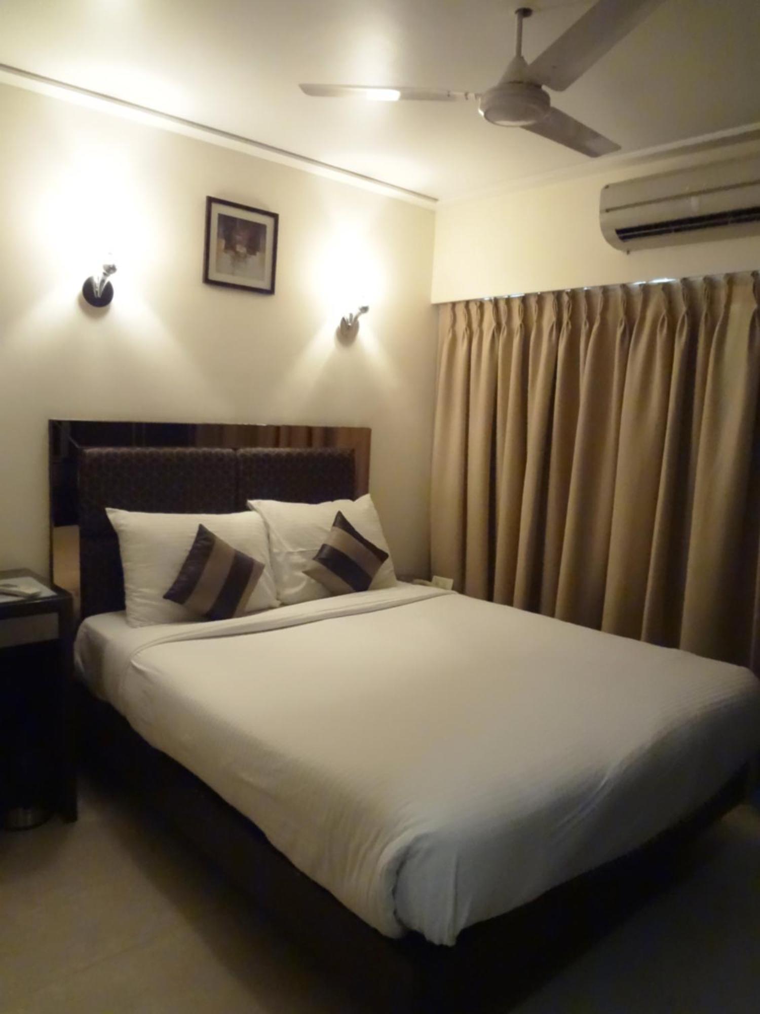 Hotel Suba Galaxy Mumbai Bombaim Exterior foto