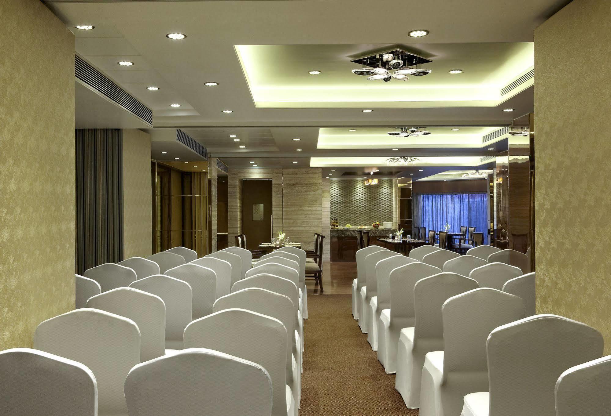 Hotel Suba Galaxy Mumbai Bombaim Exterior foto
